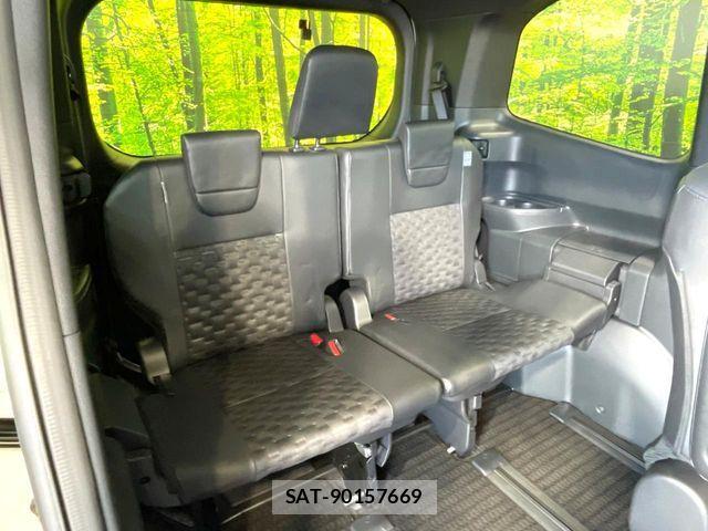 Toyota VOXY 2023-08 8076078-9