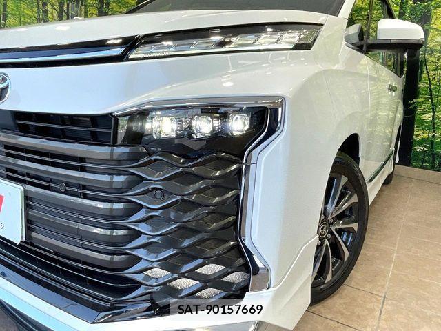 Toyota VOXY 2023-08 8076078-12