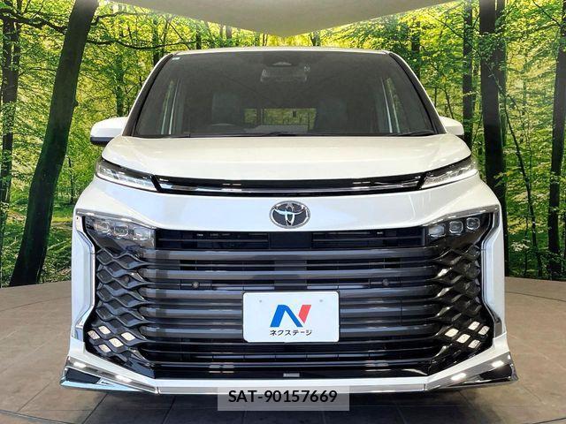 Toyota VOXY 2023-08 8076078-14