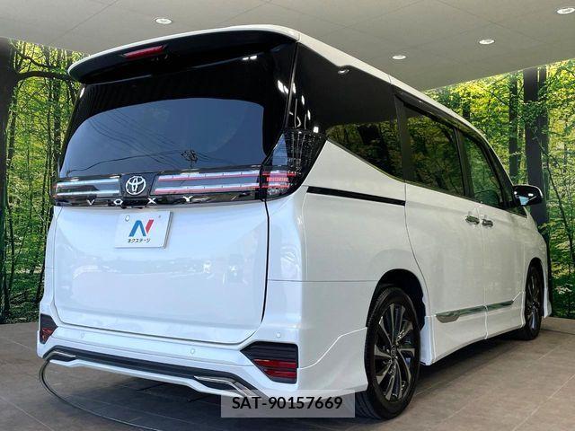 Toyota VOXY 2023-08 8076078-17