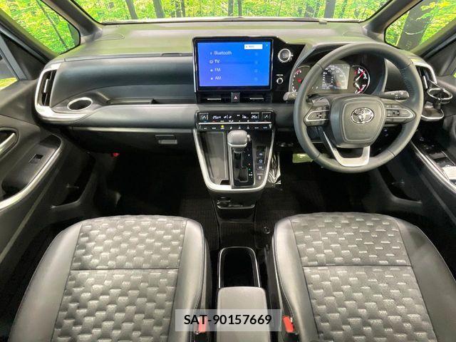 Toyota VOXY 2023-08 8076078-1