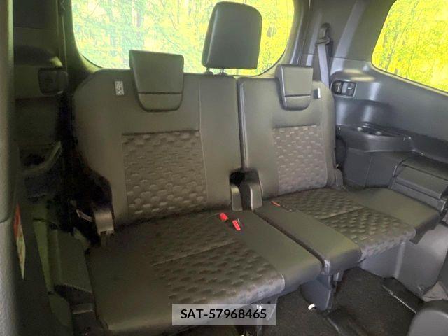 Toyota VOXY 2024-01 8076075-9