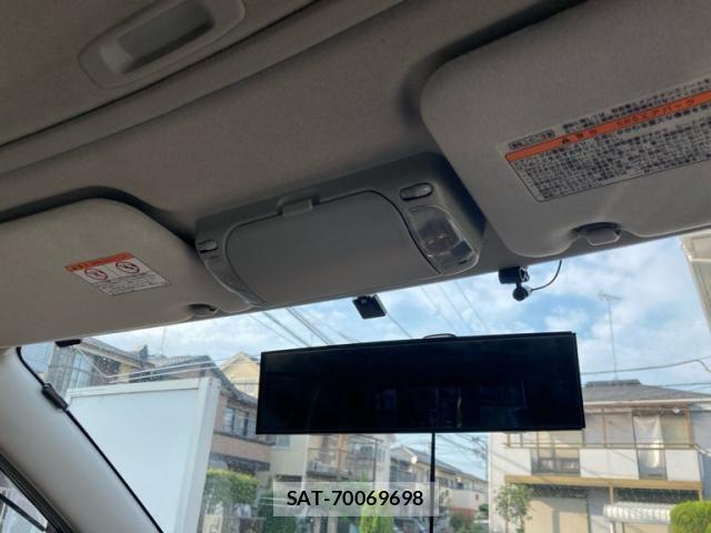 Toyota VOXY 2005-06 8076101-19