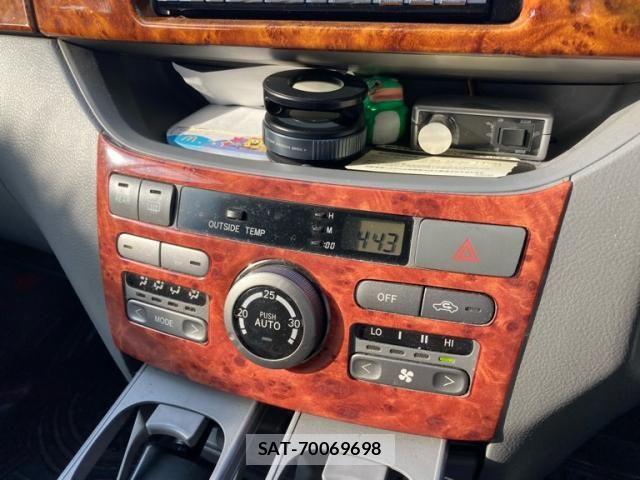 Toyota VOXY 2005-06 8076101-21