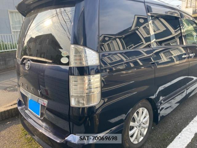 Toyota VOXY 2005-06 8076101-2