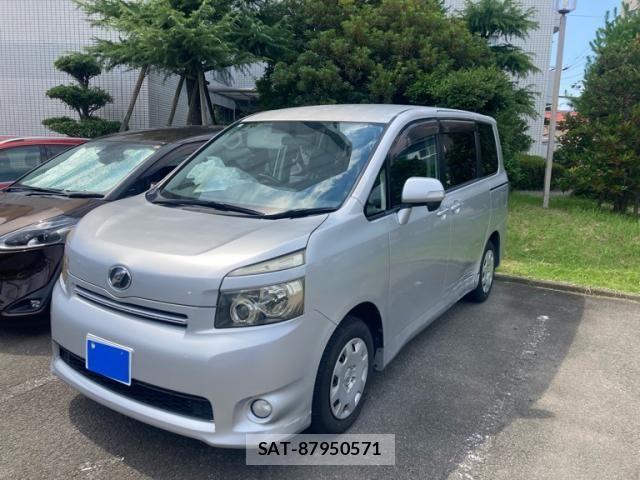 Toyota VOXY 2008-09 8076102-0