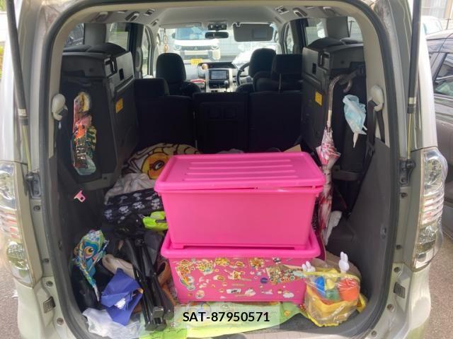 Toyota VOXY 2008-09 8076102-11