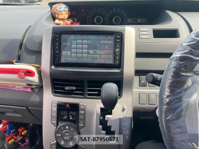 Toyota VOXY 2008-09 8076102-19