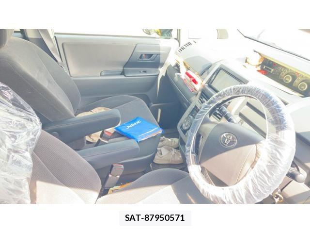 Toyota VOXY 2008-09 8076102-23