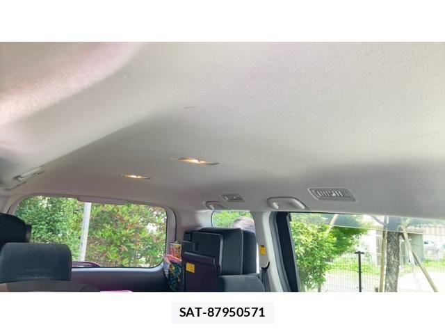 Toyota VOXY 2008-09 8076102-24