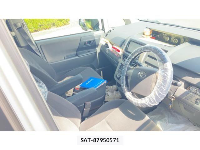 Toyota VOXY 2008-09 8076102-25