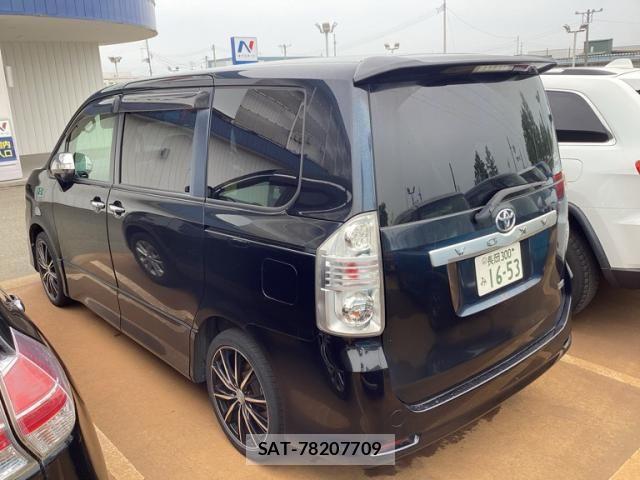 Toyota VOXY 2010-03 8076100-3