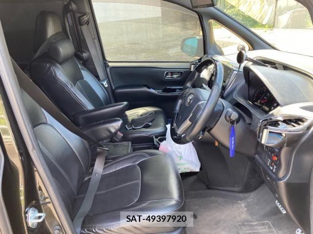 Toyota VOXY 2019-03 8076089-11