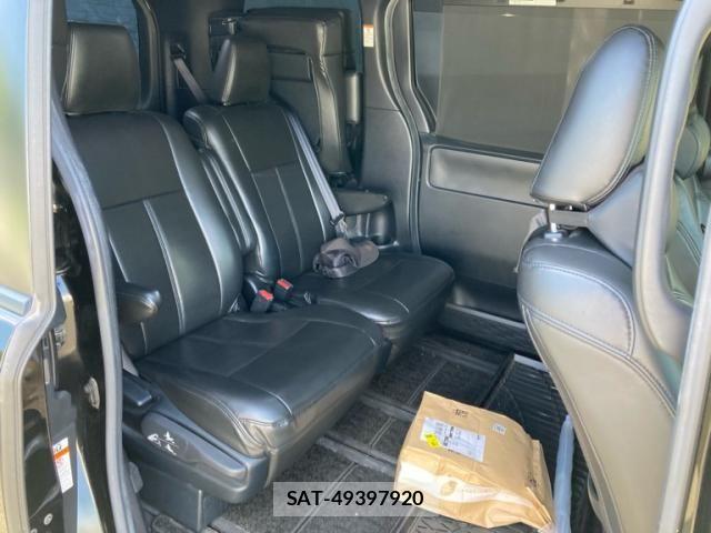 Toyota VOXY 2019-03 8076089-3