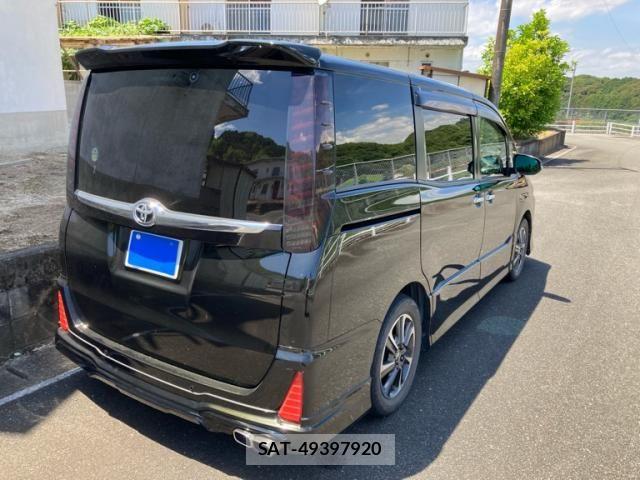 Toyota VOXY 2019-03 8076089-4