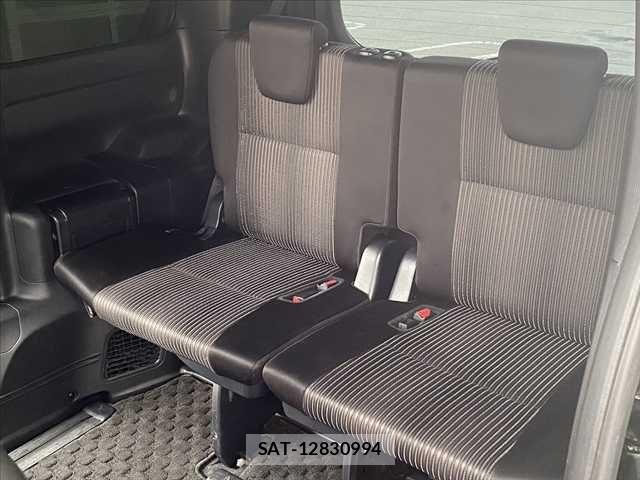 Toyota VOXY 2020-06 8076086-19