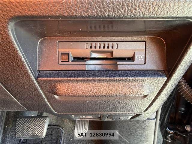 Toyota VOXY 2020-06 8076086-26