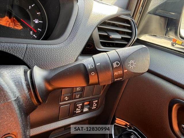 Toyota VOXY 2020-06 8076086-29