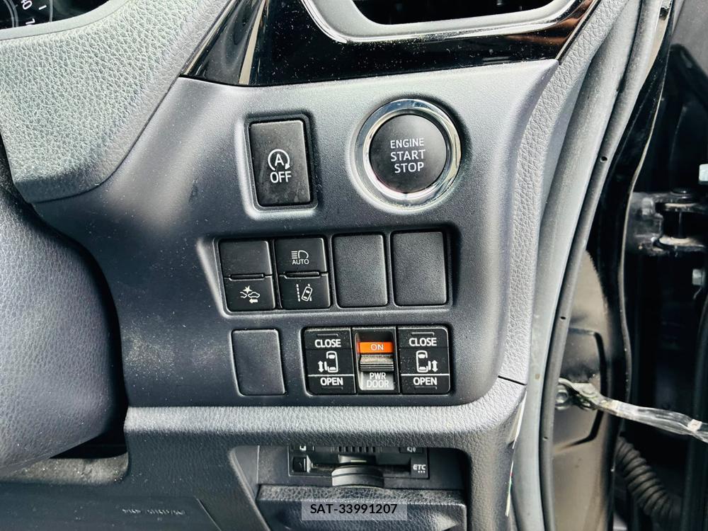 Toyota VOXY 2019-06 8044946-12