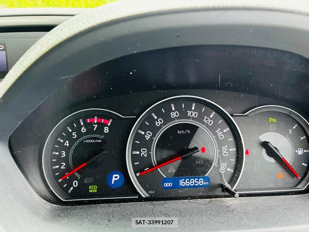 Toyota VOXY 2019-06 8044946-14
