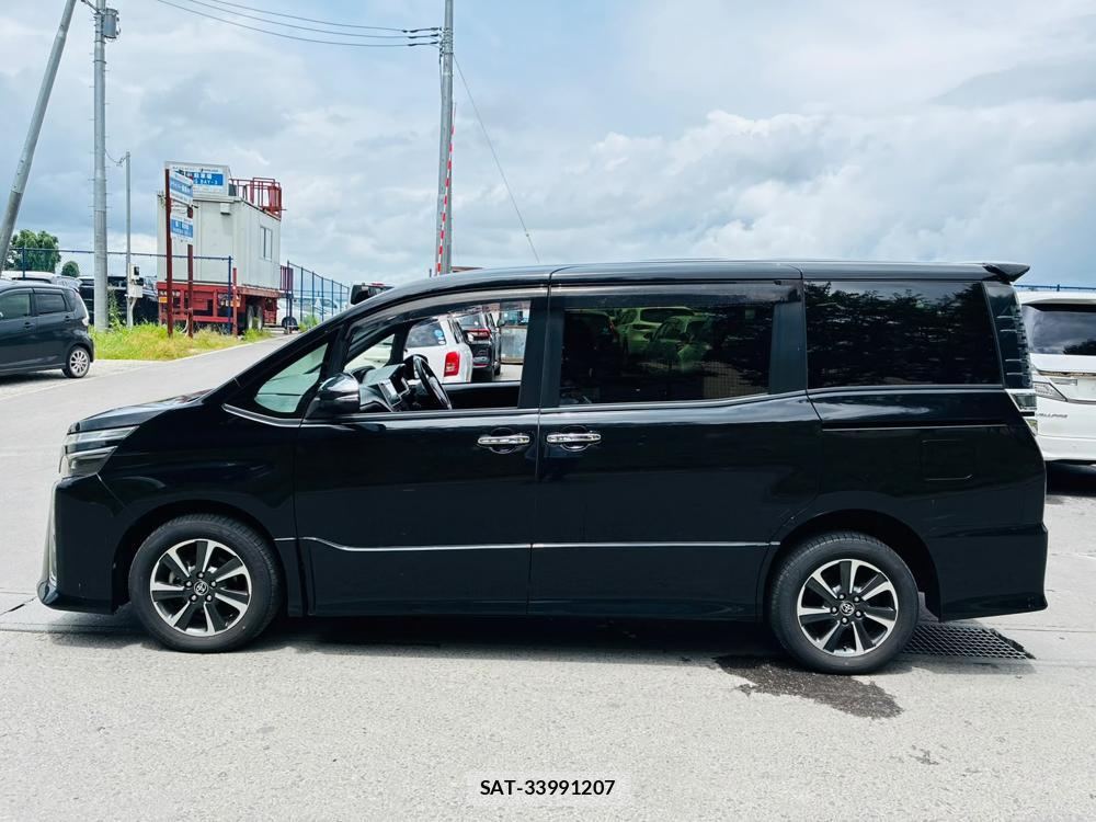 Toyota VOXY 2019-06 8044946-1