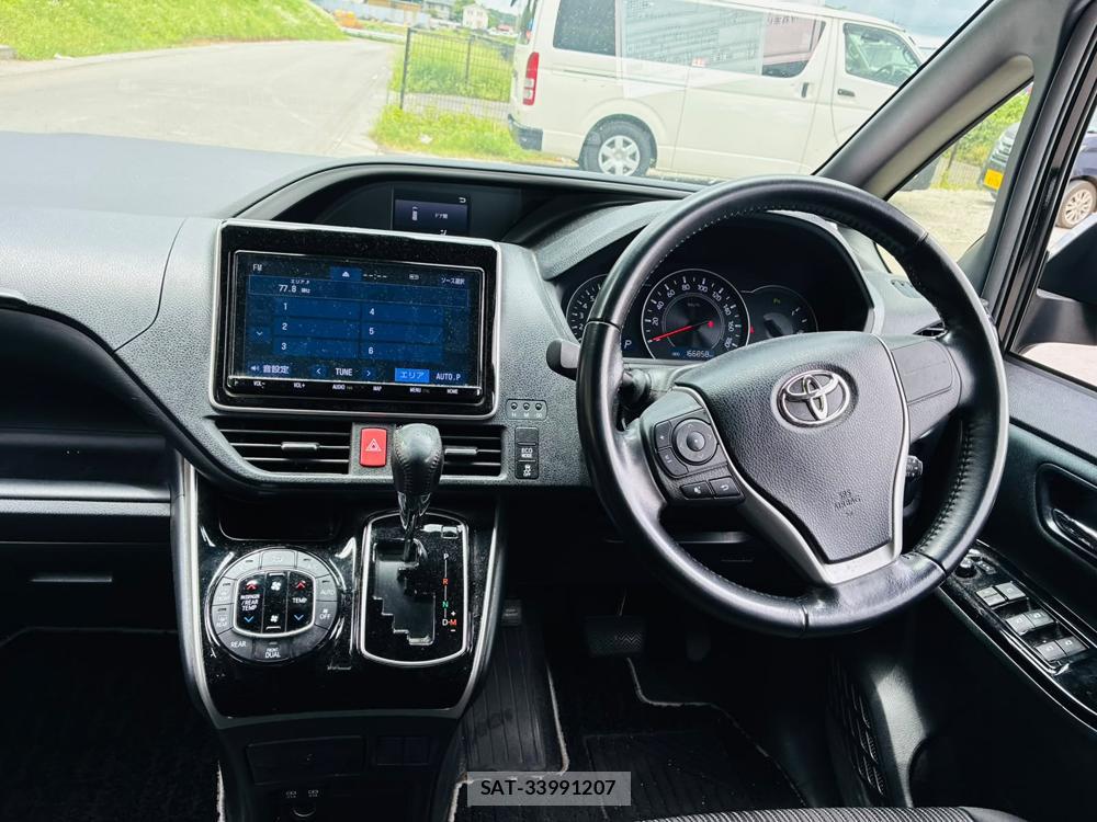 Toyota VOXY 2019-06 8044946-22