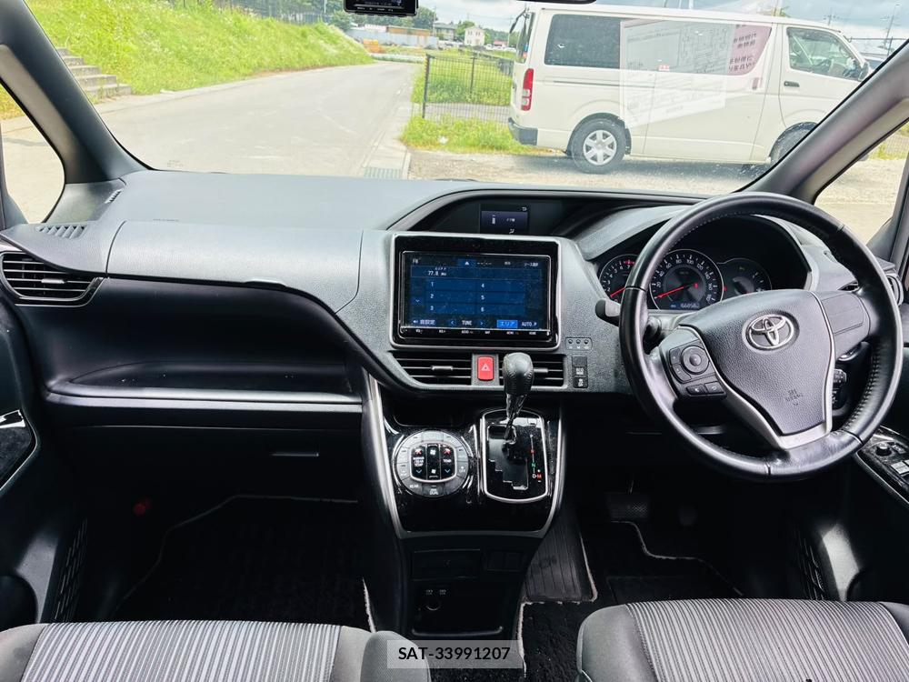 Toyota VOXY 2019-06 8044946-23