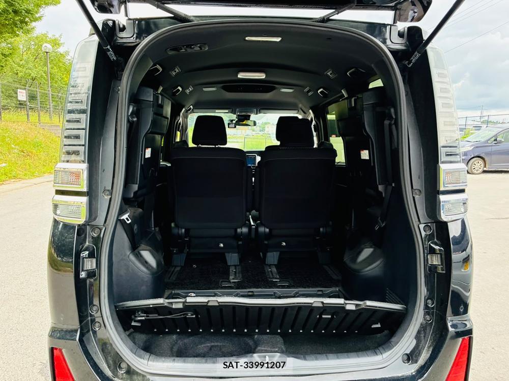 Toyota VOXY 2019-06 8044946-25
