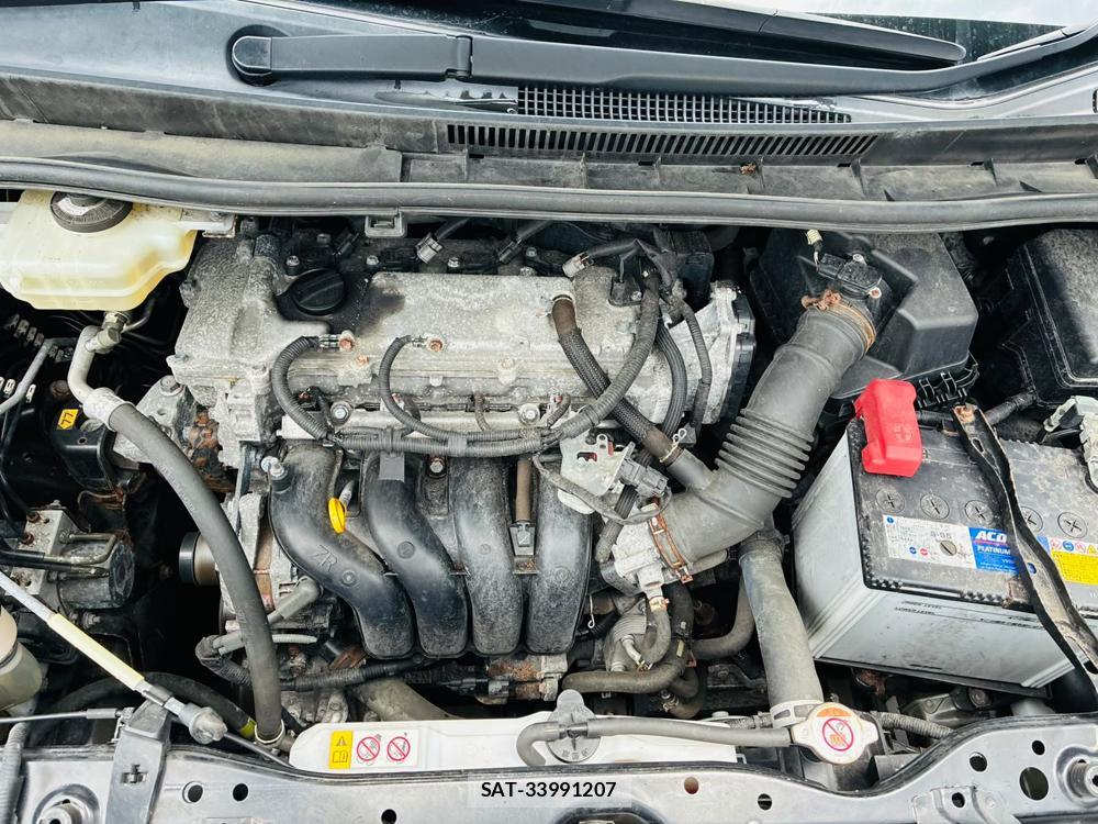 Toyota VOXY 2019-06 8044946-36