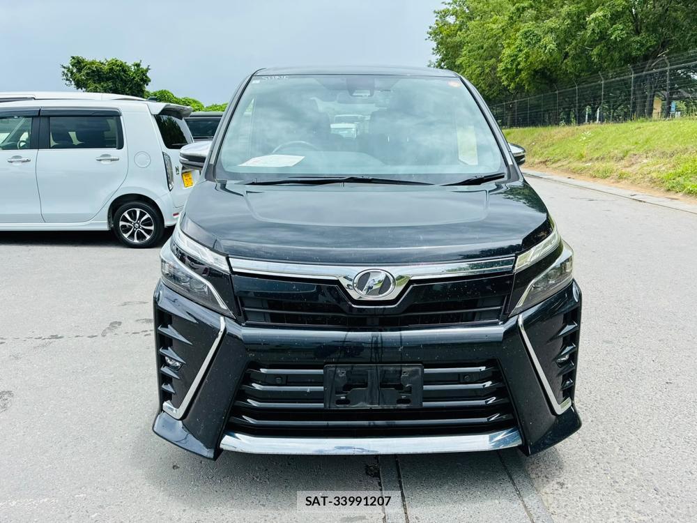 Toyota VOXY 2019-06 8044946-7