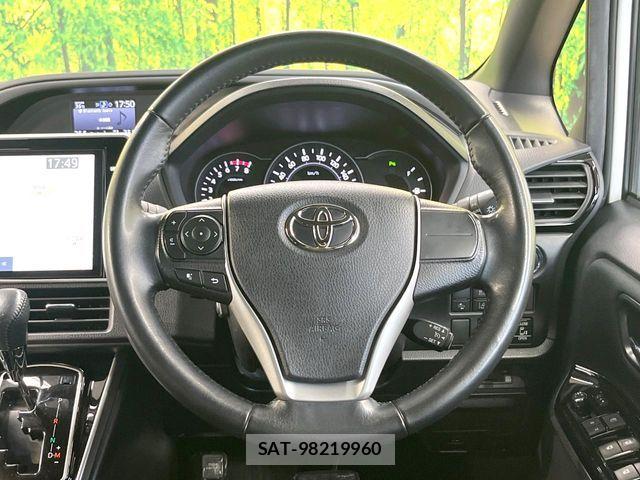 Toyota VOXY 2019-12 8102573-13