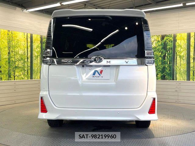 Toyota VOXY 2019-12 8102573-15