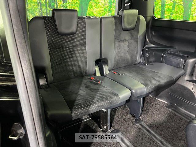 Toyota VOXY 2021-03 8102574-9