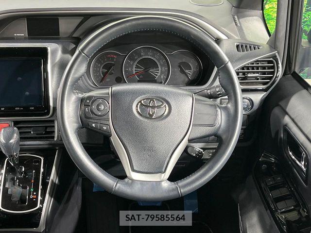 Toyota VOXY 2021-03 8102574-11