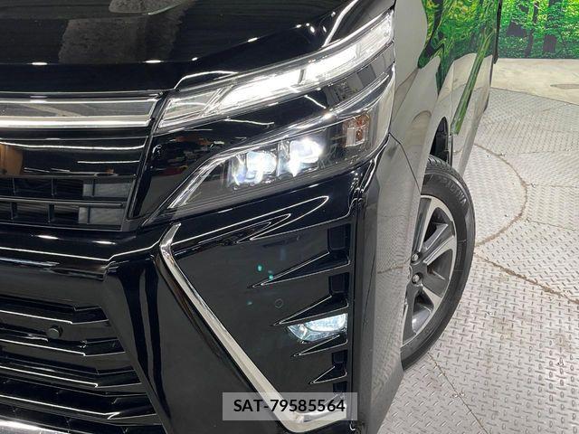 Toyota VOXY 2021-03 8102574-12