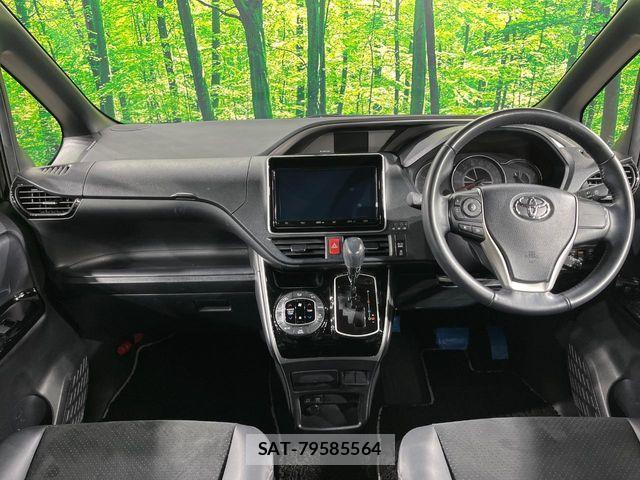 Toyota VOXY 2021-03 8102574-1