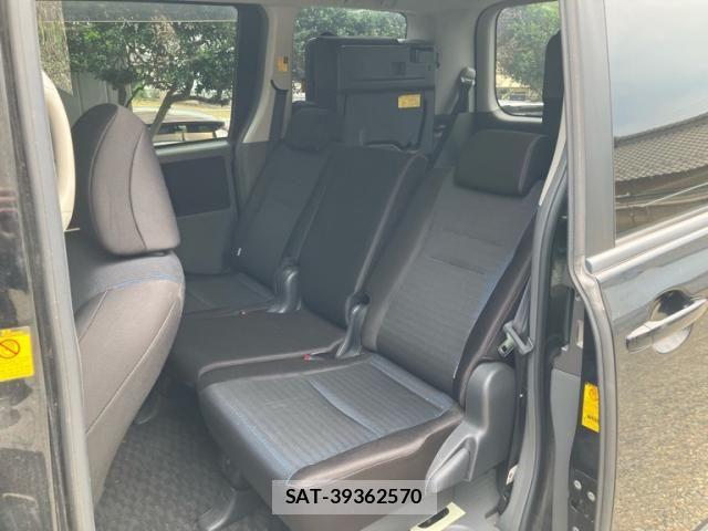 Toyota VOXY 2010-03 8102626-11