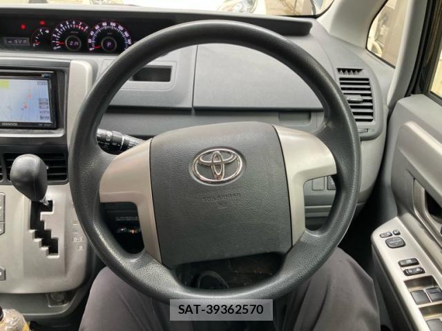Toyota VOXY 2010-03 8102626-14