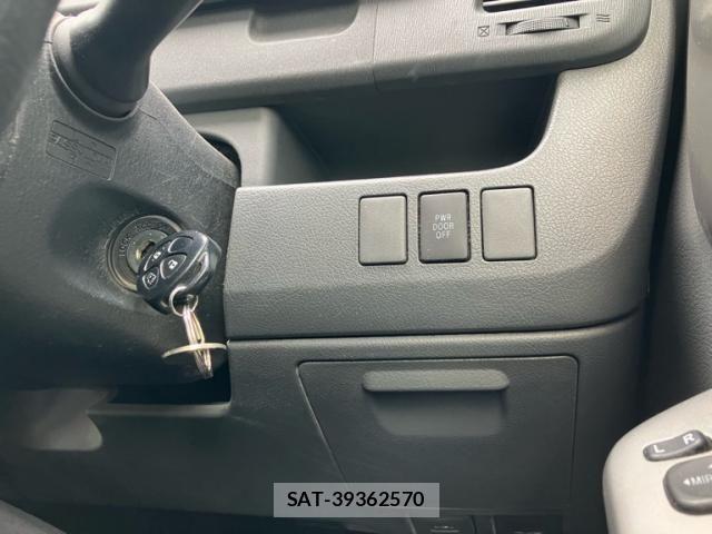 Toyota VOXY 2010-03 8102626-16