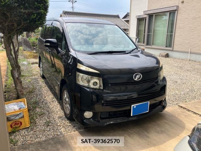 Toyota VOXY 2010-03 8102626-1