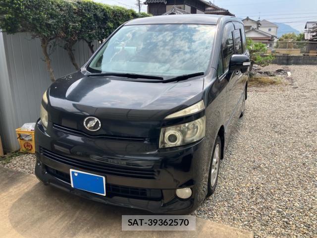 Toyota VOXY 2010-03 8102626-3