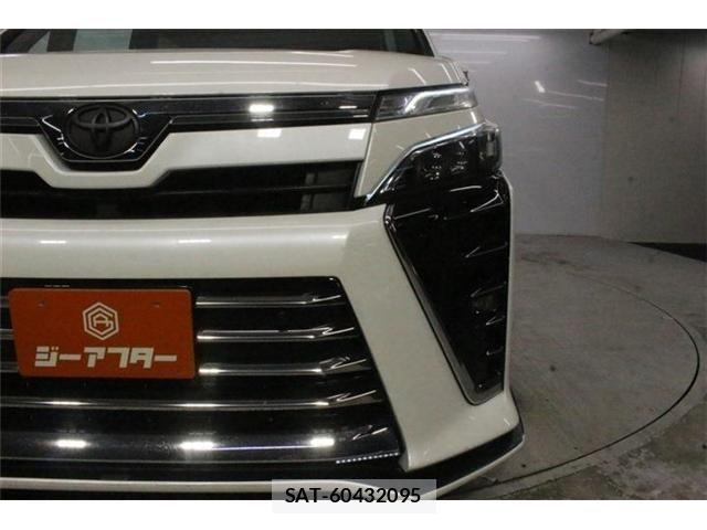 Toyota VOXY 2020-12 8102579-13
