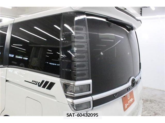 Toyota VOXY 2020-12 8102579-17