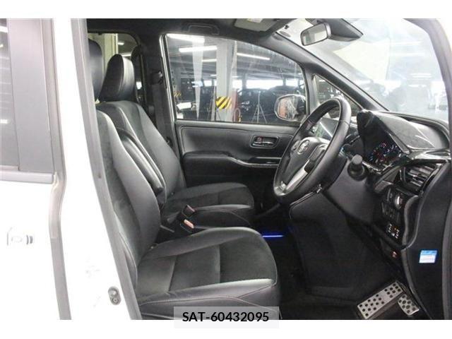 Toyota VOXY 2020-12 8102579-28