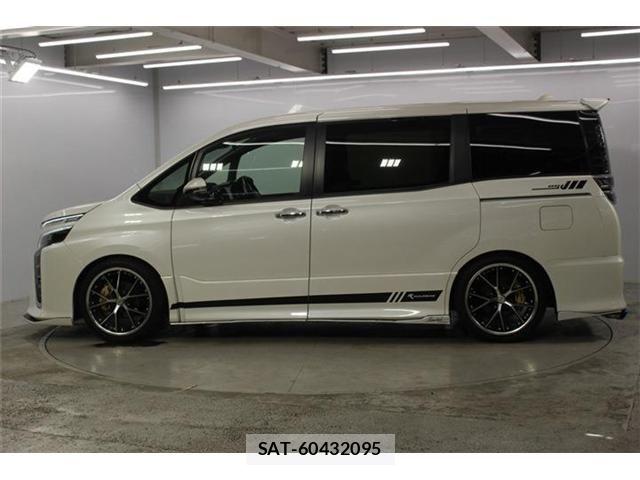 Toyota VOXY 2020-12 8102579-7