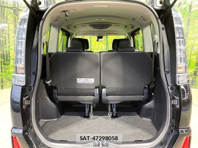 Toyota VOXY 2016-02 8102598-9