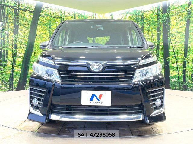 Toyota VOXY 2016-02 8102598-13