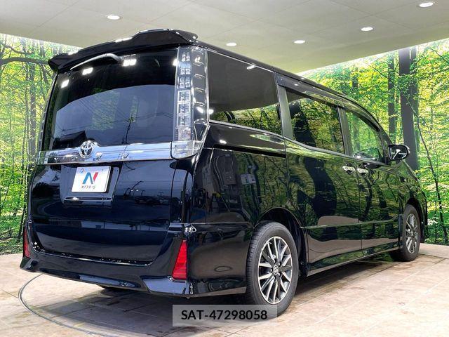 Toyota VOXY 2016-02 8102598-16
