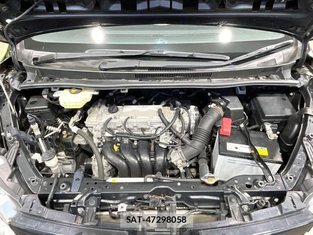 Toyota VOXY 2016-02 8102598-17