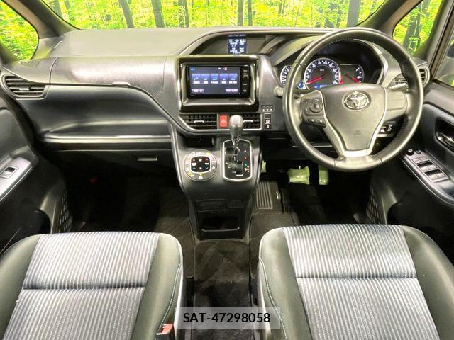Toyota VOXY 2016-02 8102598-1